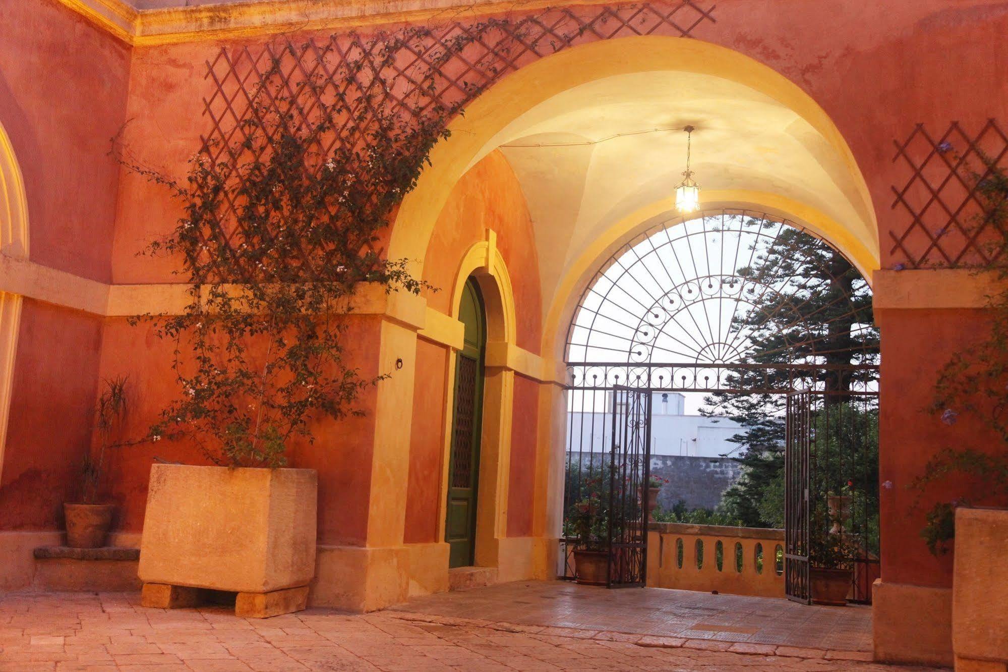 Palazzo Laura Morciano di Leuca Exterior foto